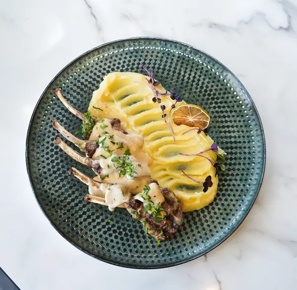 Lamb cutlets on mash potato